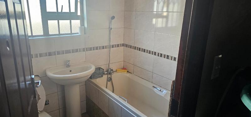 2 Bedroom Property for Sale in Delft Western Cape